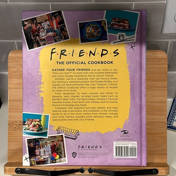Friends The Official Cookbook NWT - Picture 2 of 6